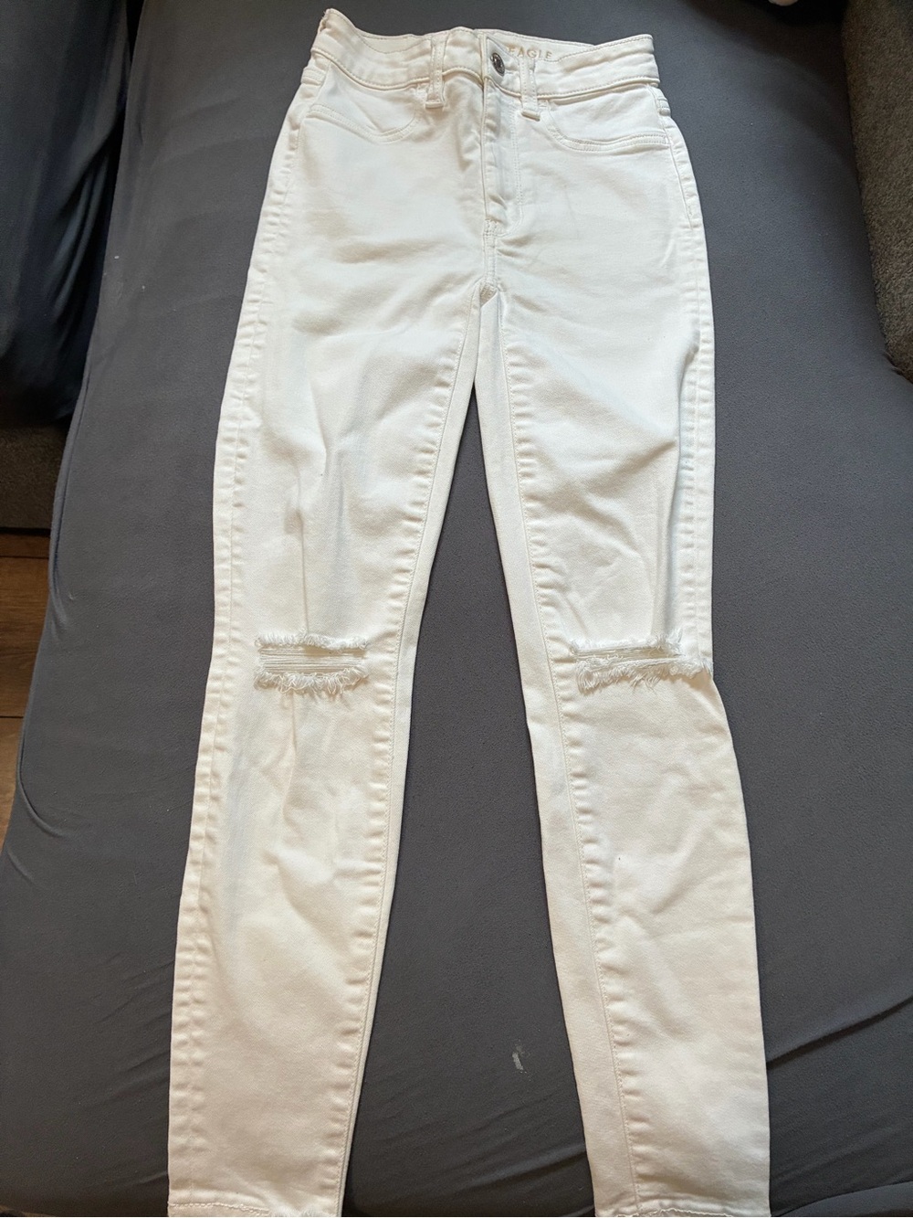 American Eagle Outfitters White Skinny Jeans with Distressed Knees